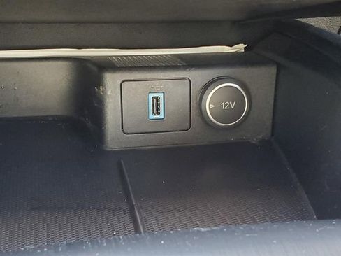 Used 2020 Ford Escape SE image 24