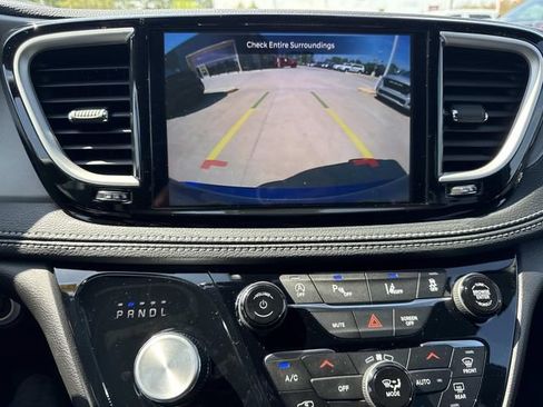 New 2027 Chrysler Pacifica Select AWD/4WD image 28