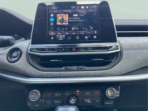 Certified 2022 Jeep Compass Latitude w/ Convenience Group image 18