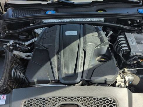 Used 2022 Porsche Macan S AWD/4WD image 31