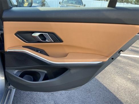 Used 2025 BMW 330i xDrive Sedan w/ Convenience Package image 27