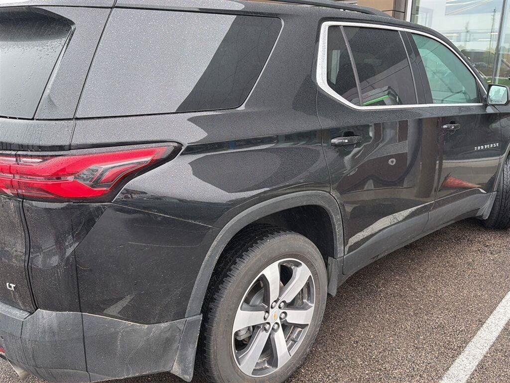 Used 2022 Chevrolet Traverse LT w/ LT Premium Package AWD/4WD image 10
