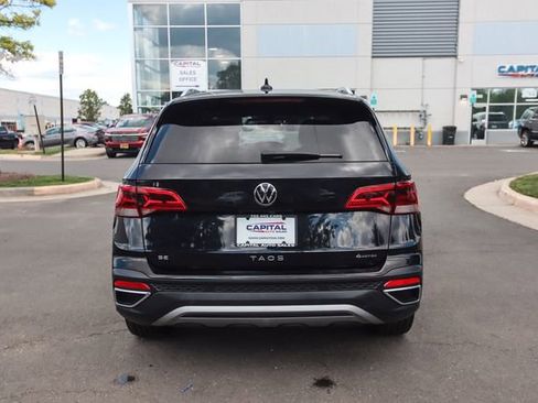 Used 2022 Volkswagen Taos SE w/ Panoramic Sunroof Package AWD/4WD image 11