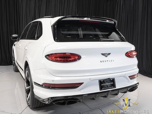 Used 2022 Bentley Bentayga AWD/4WD image 8