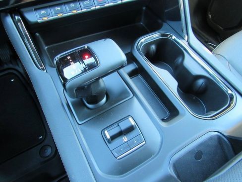 Used 2024 GMC Sierra 1500 AT4 w/ Technology Package image 22