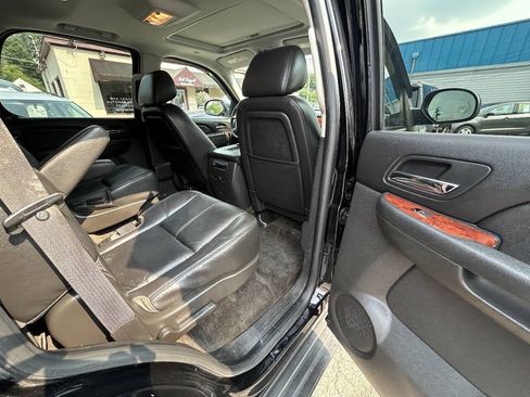 Used 2013 Chevrolet Tahoe LT w/ Luxury Package AWD/4WD image 8