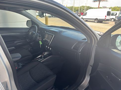 Used 2024 Mitsubishi Outlander Sport LE image 19