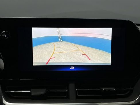 Used 2024 Chevrolet Trax RS w/ Sunroof Package image 10