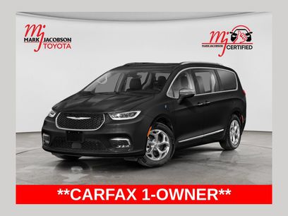 Used 2023 Chrysler Pacifica Touring-L