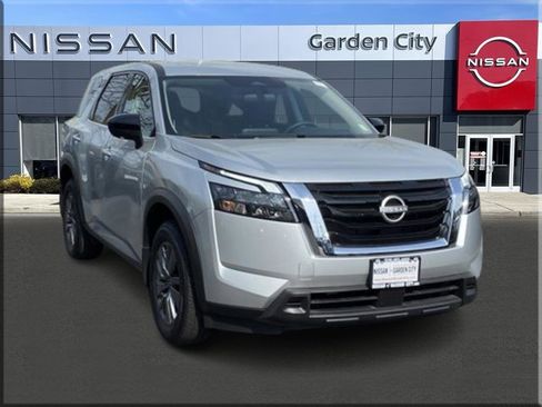 Certified 2024 Nissan Pathfinder S AWD/4WD image 1