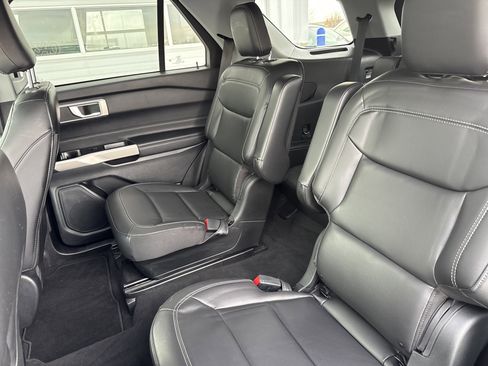 Certified 2022 Ford Explorer XLT w/ Equipment Group 202A image 26