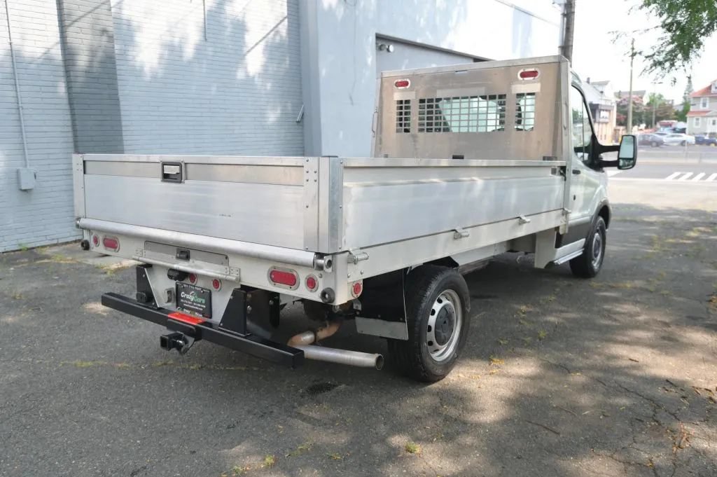 Used 2018 Ford Transit 250 138 RWD image 5