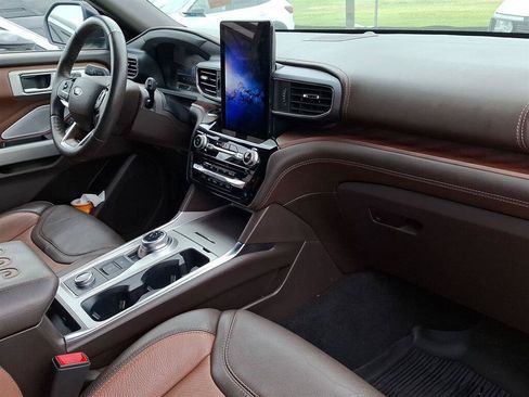 Used 2023 Ford Explorer King Ranch w/ Technology Package AWD/4WD image 12
