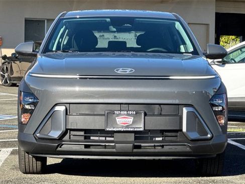 New 2026 Hyundai Kona SE image 3