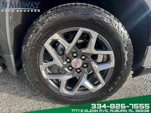 Used 2024 GMC Sierra 1500 SLT w/ SLT Premium Plus Package image 32