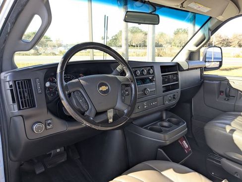 Used 2022 Chevrolet Express 2500 w/ Driver Convenience Package image 19