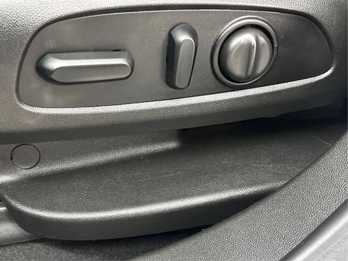 Used 2020 GMC Acadia Denali w/ Denali Ultimate Package image 25