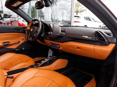 Used 2018 Ferrari 488 Spider image 13