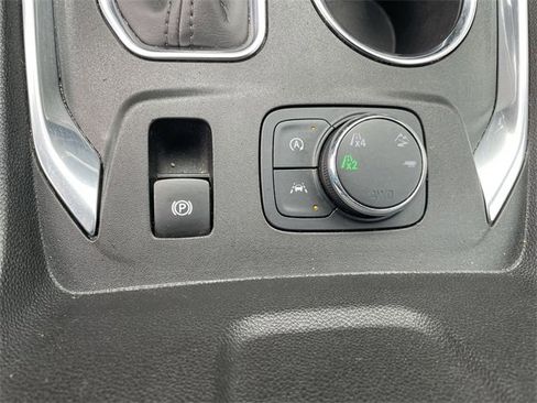 Used 2022 Chevrolet Traverse Premier w/ Redline Edition image 18