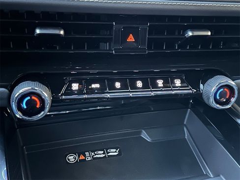 New 2026 Chevrolet Suburban Premier image 29