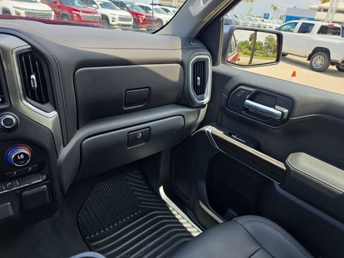 Used 2021 Chevrolet Silverado 1500 LT w/ Convenience Package II AWD/4WD image 10