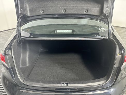 Used 2025 Toyota Corolla LE image 29