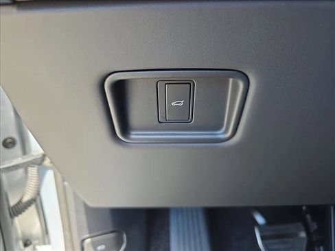 New 2025 Land Rover Range Rover SE image 26