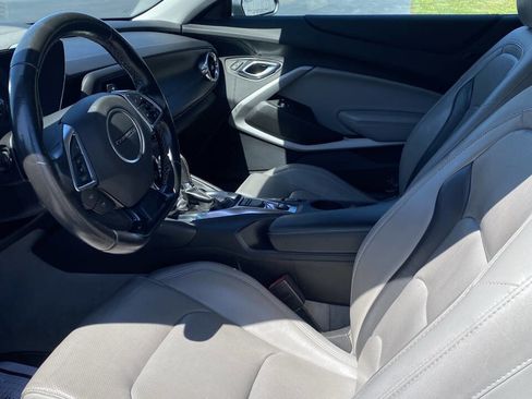 Used 2020 Chevrolet Camaro LT w/ RS Package image 7