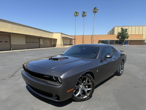 Used 2016 Dodge Challenger R/T Scat Pack RWD image 3