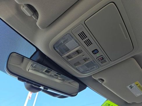 Used 2018 Honda Accord Touring image 18