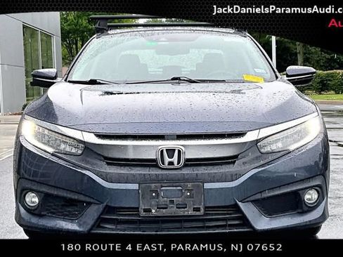 Used 2017 Honda Civic Touring image 3