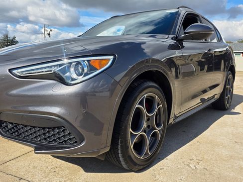 Used 2022 Alfa Romeo Stelvio Ti image 30