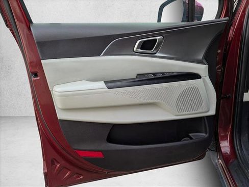 Used 2024 Kia Carnival LX image 12