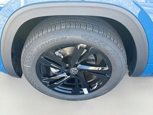 New 2026 Volkswagen Atlas Cross Sport SEL R-Line image 27