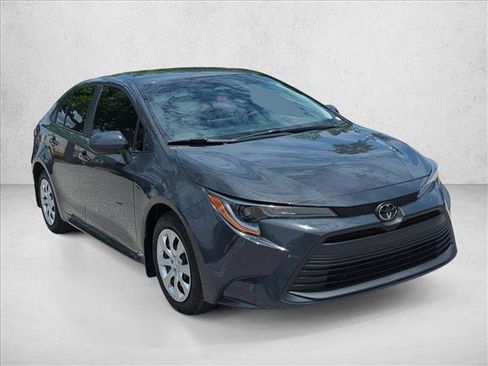 Certified 2025 Toyota Corolla LE FWD image 3