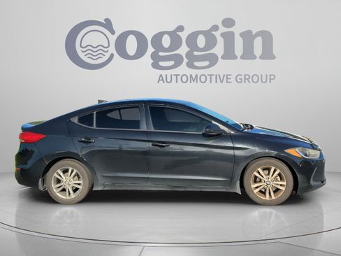 Used 2017 Hyundai Elantra SE FWD image 7