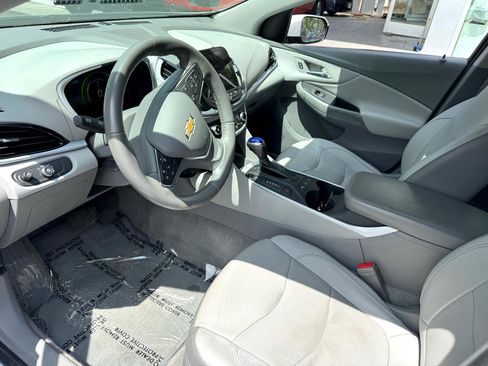 Used 2018 Chevrolet Volt LT w/ LT Driver Confidence Package image 10