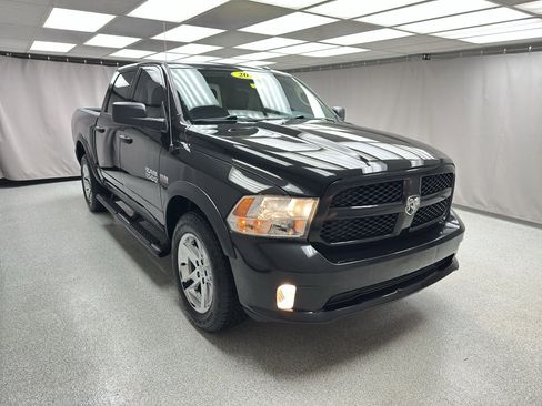 Used 2018 RAM 1500 Express w/ Express Value Package AWD/4WD image 6