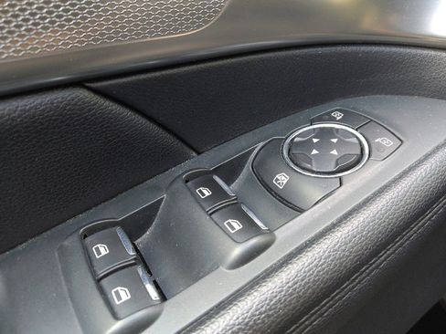Used 2018 Ford Explorer XLT w/ Equipment Group 202A AWD/4WD image 27
