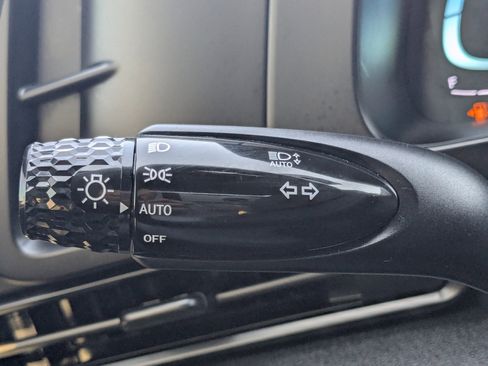 Used 2025 Hyundai Elantra Sport image 30