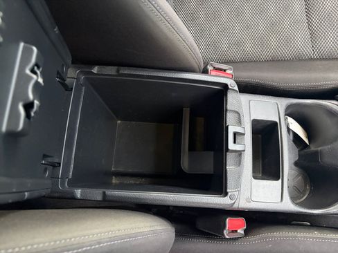 Used 2017 Nissan Rogue Sport SV FWD image 32