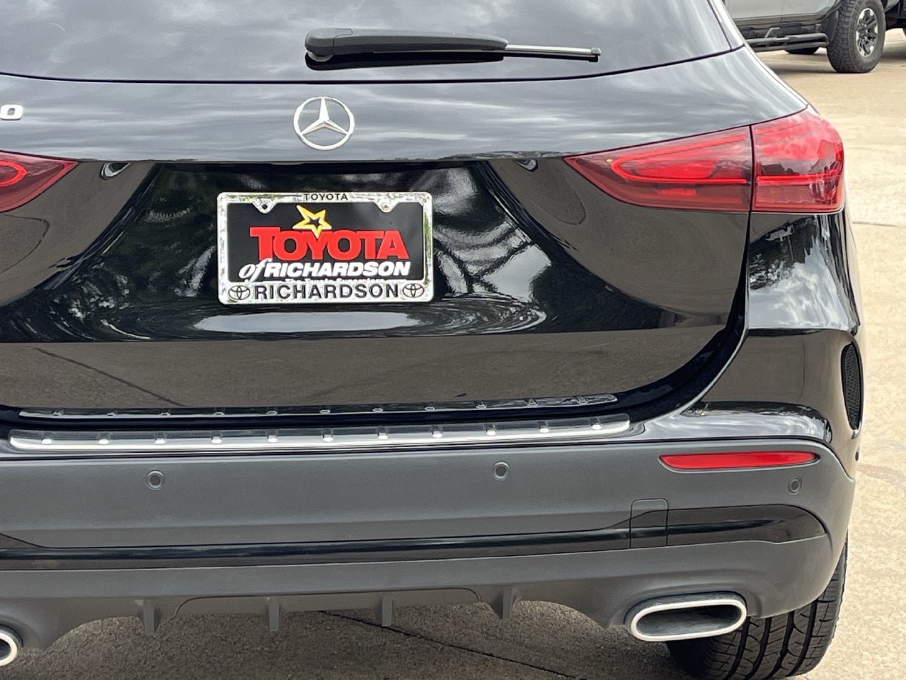 Used 2024 Mercedes-Benz GLA 250 4MATIC w/ AMG Night Package image 6