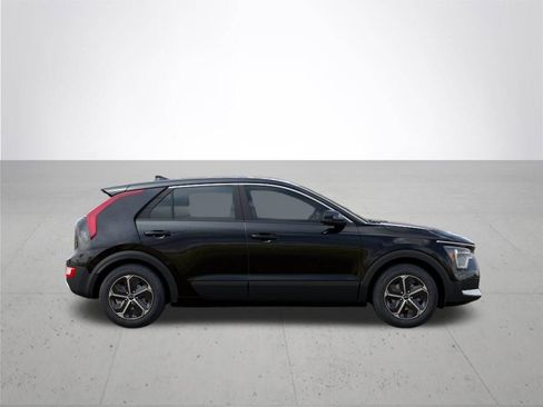 New 2026 Kia Niro LX image 7