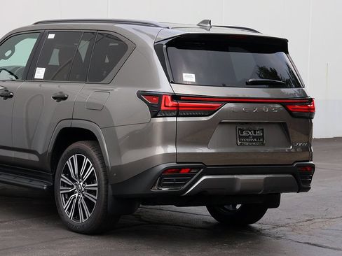 New 2026 Lexus LX 700h Luxury w/ Appearance Package AWD/4WD image 9