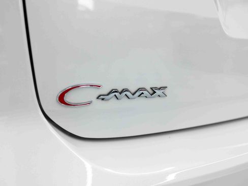 Used 2018 Ford C-MAX SE w/ Equipment Group 202A image 25