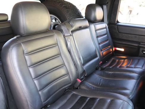 Used 2005 HUMMER H2 w/ Preferred Equipment Group image 45