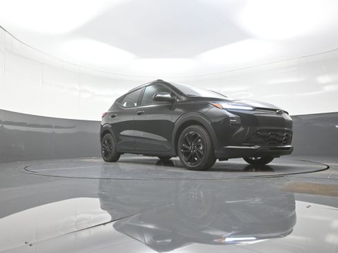 New 2027 Chevrolet Bolt RS FWD image 9