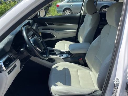 Used 2022 Kia Telluride EX w/ EX Premium Package FWD image 15