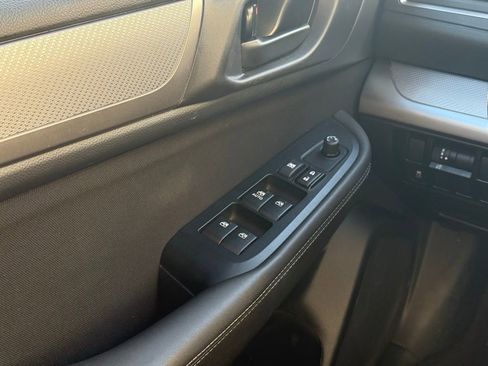 Used 2018 Subaru Outback 2.5i image 7