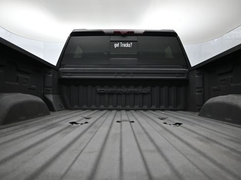 Used 2024 GMC Sierra 2500 Denali Ultimate image 6